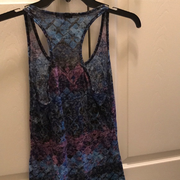 Colorful tank - Picture 2 of 3